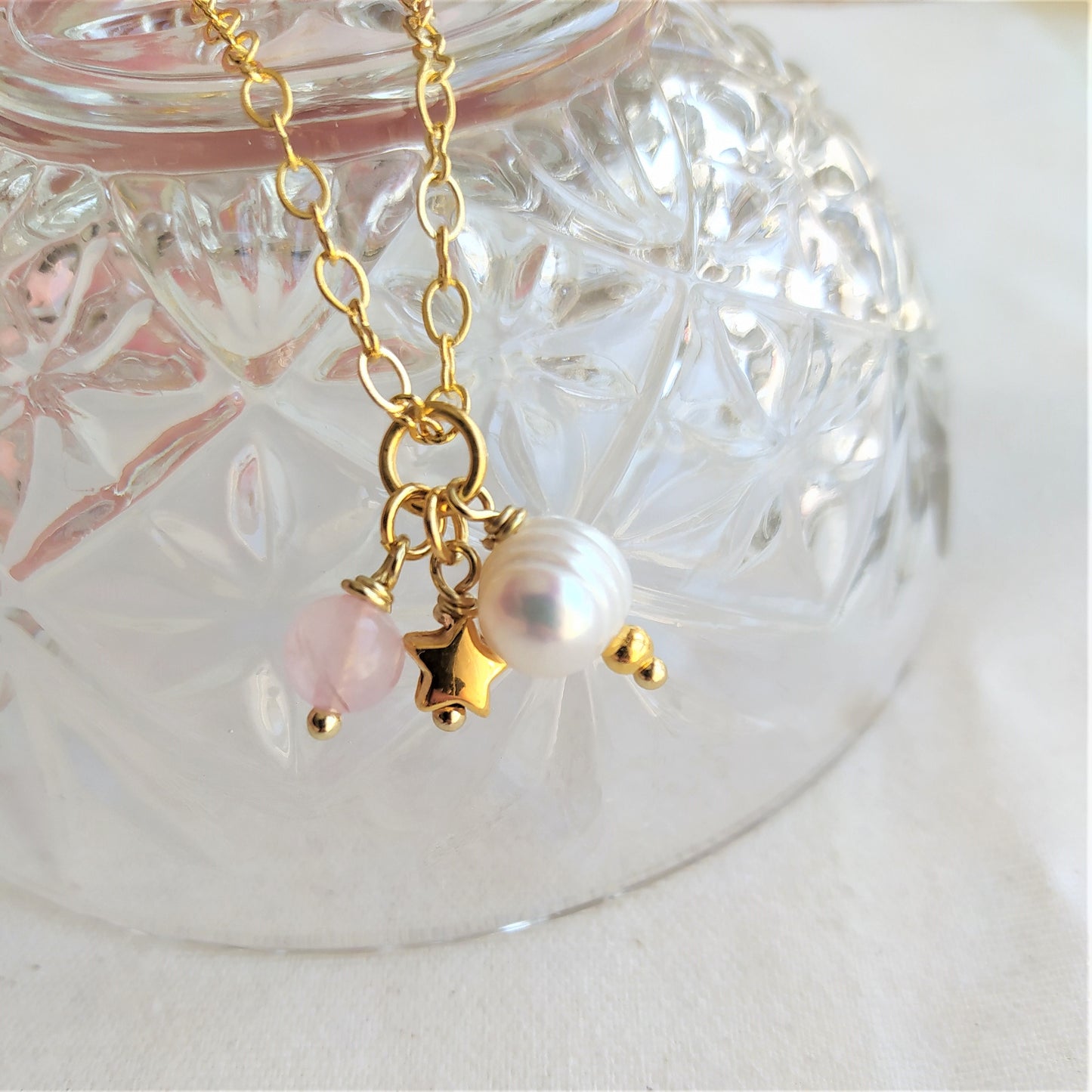 Charm Perla y Cuarzo