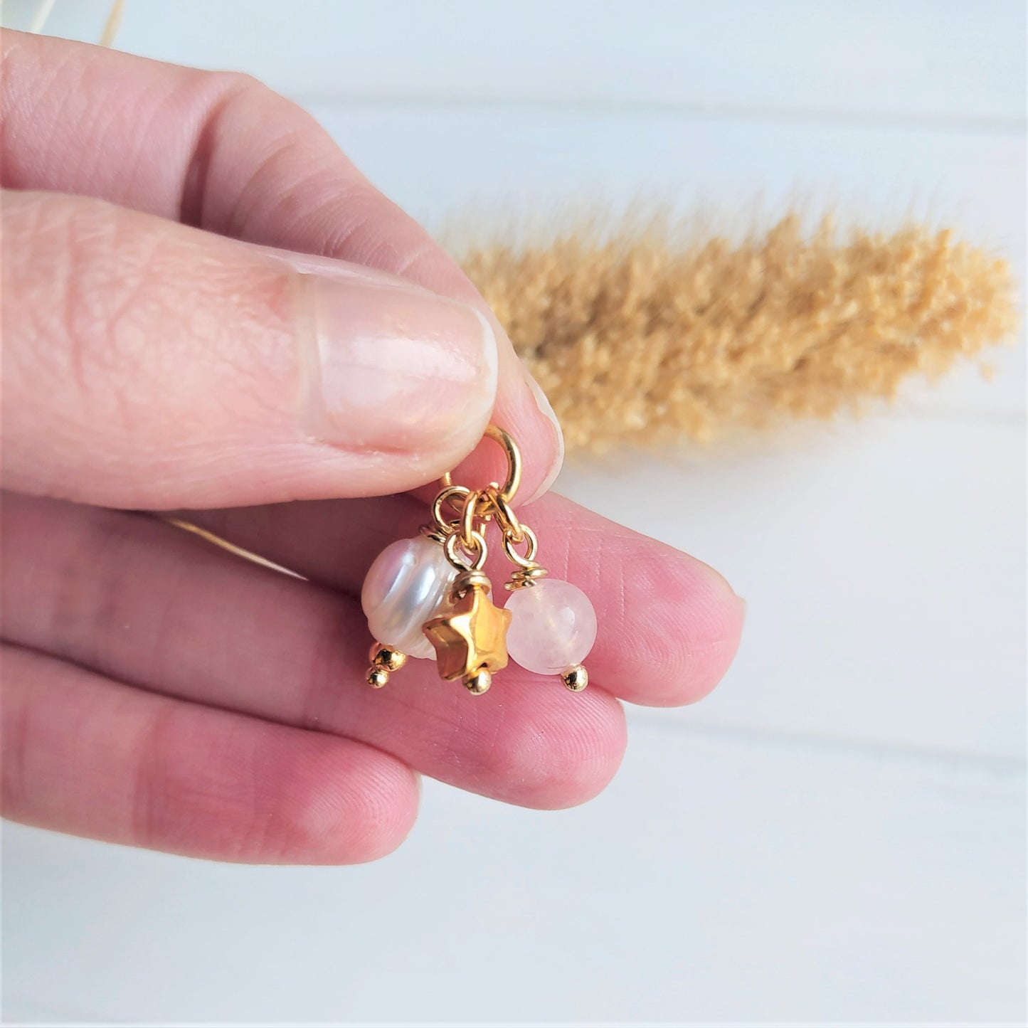 Charm Perla y Cuarzo