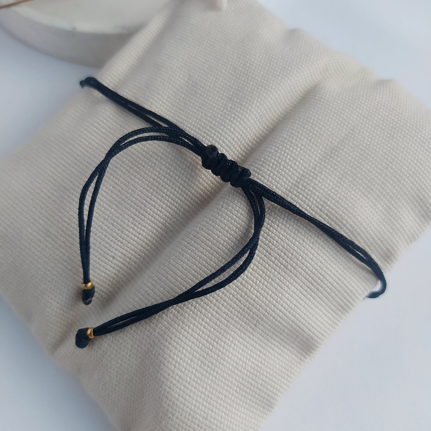 Pulsera Coin Negro Ágata Africana Monedas Atrae dinero Latón Baño oro Mate pulsera de hilo macramé