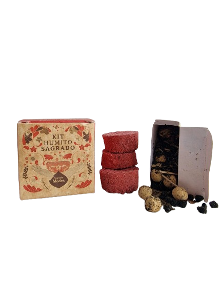 Los kits de Humito Sagrado combinan hierbas, maderas y resinas sagradas que potencian sus bondades naturales. En cada uno encontrarás el modo de uso y una breve descripción de cada una de ellas, tal como su origen y las propiedades de cada una, junto a una declaración y afirmación positiva.