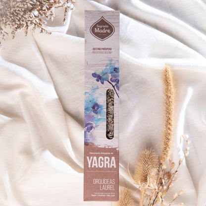 Con esta línea de Sahumerios Masala de Yagra surge la inspiración para crear las más maravillosas mezclas. Al encender un sahumerio de esta línea de Masalas, su humo envía vibraciones curativas que llegan a todos los rincones. Los aromas de esta línea nos ayudan a conseguir un destino próspero.