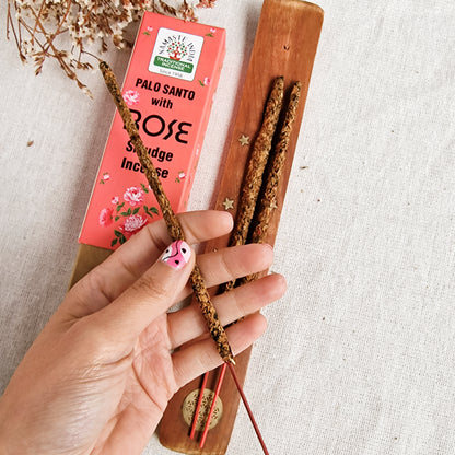 Incienso Artesanal Palo Santo con Rosa • Amor, Paz y Claridad Ilimitada