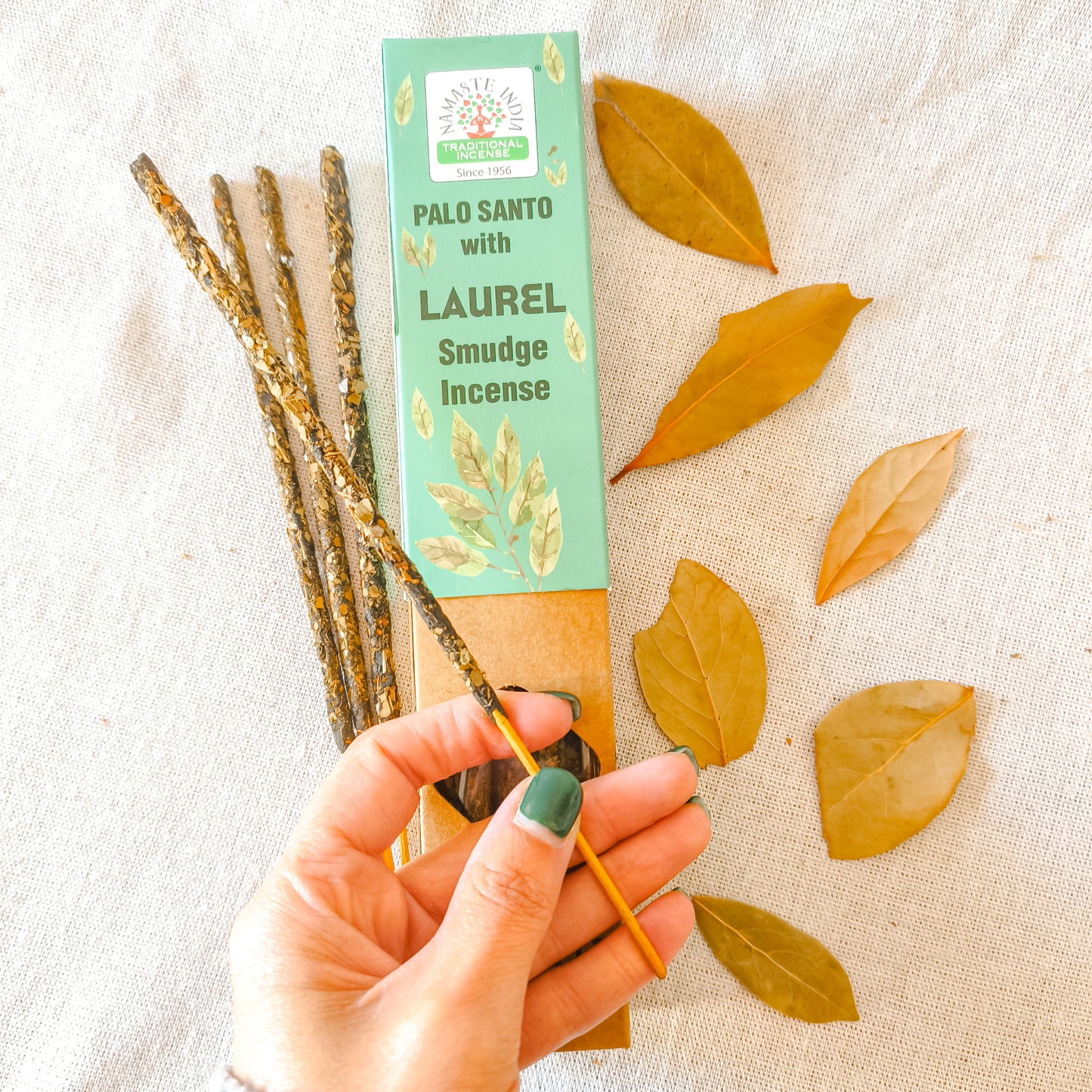 Incienso Artesanal Palo Santo con Laurel • Abundancia, Éxito y Limpieza Profunda