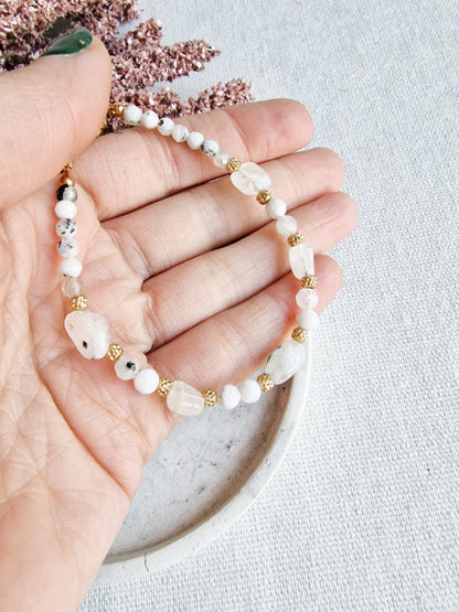 Pulsera Amuleto de Piedra Luna | Intuición, Ciclos Femeninos y Serenidad.