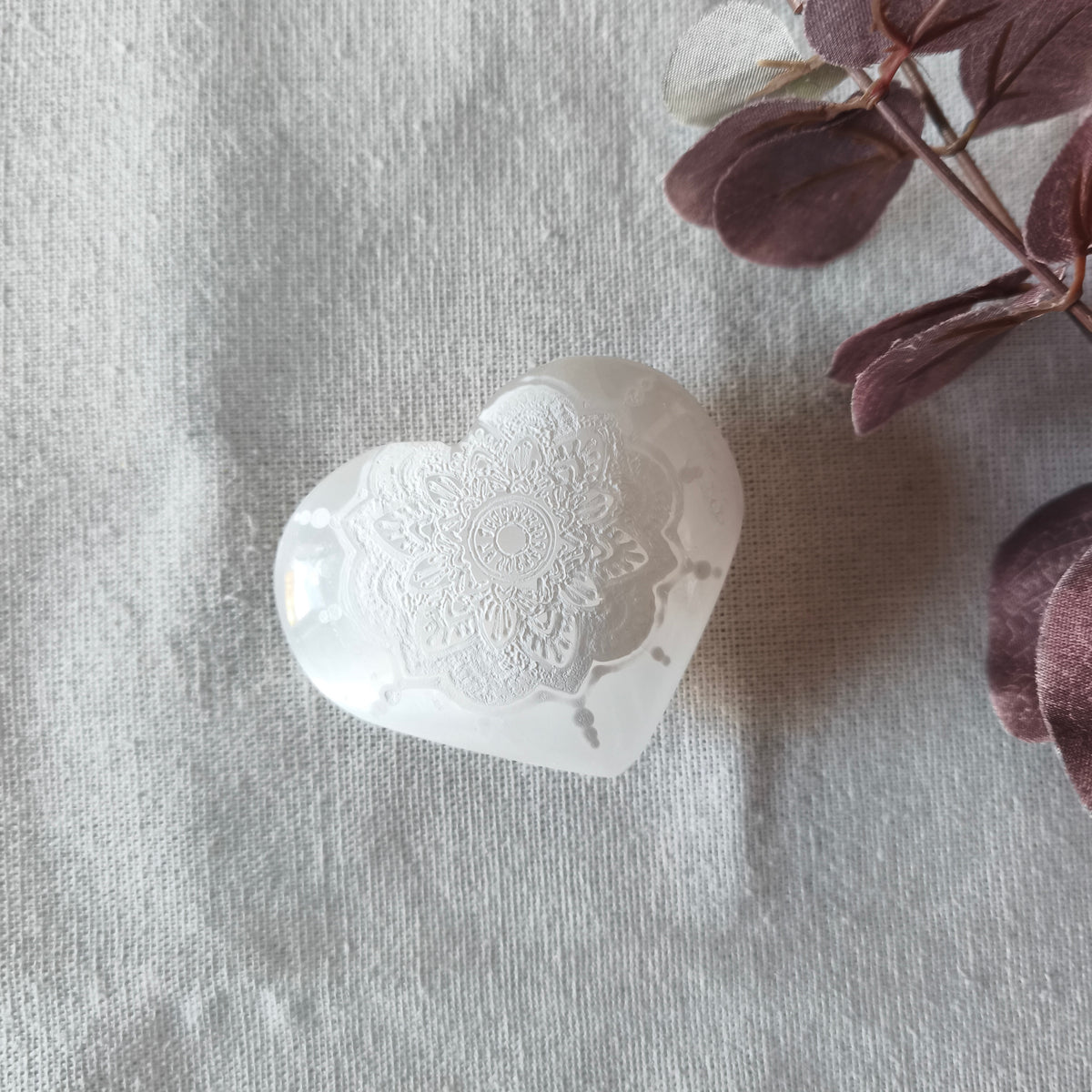 Corazón de Selenita Grabado con Mandala | Limpieza de Energética, Calma y Armonía