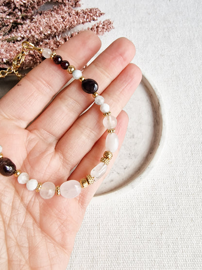 Pulsera Amuleto Minerva para la Fuerza Femenina y el Equilibrio.