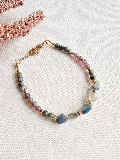 Pulsera Amuleto Sia para Despertar tu Intuición | Labradorita, Amatista y Cianita