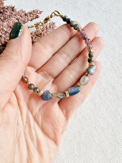 Pulsera Amuleto Sia para Despertar tu Intuición | Labradorita, Amatista y Cianita