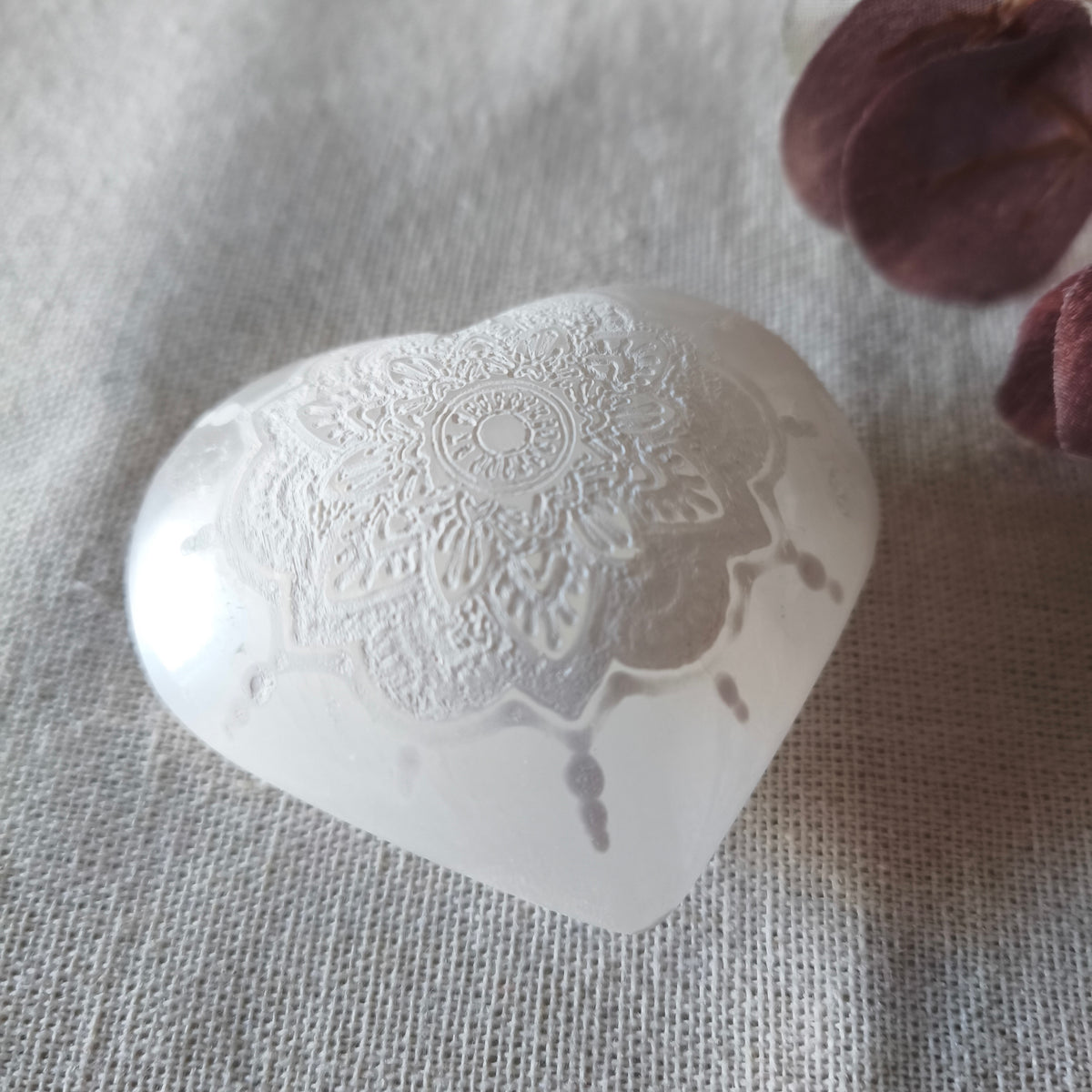 Corazón de Selenita Grabado con Mandala | Limpieza de Energética, Calma y Armonía