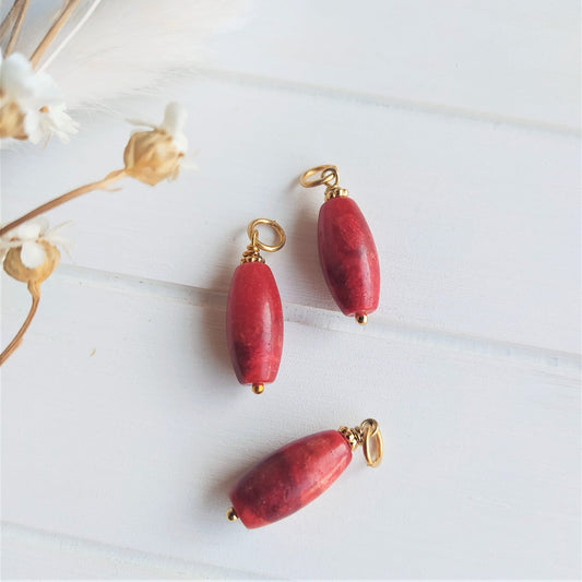 Charm Piedra Natural Coral Manzana