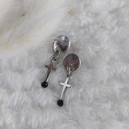 Pendientes Cross Plateado