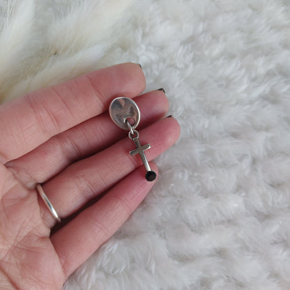 Pendientes Cross Plateado